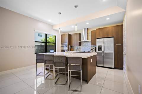 8763 NW 157th Ter, Miami Lakes FL - photo 8 of 38