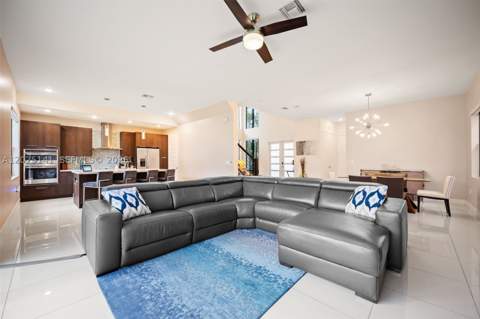 8763 NW 157th Ter, Miami Lakes FL - photo 9 of 38