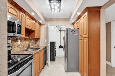 927 NE 199th St 103, Miami FL - photo 11 of 75