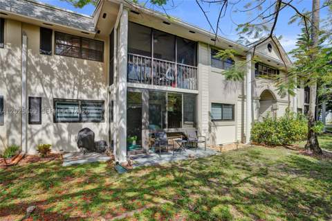927 NE 199th St 103, Miami FL - photo 21 of 75