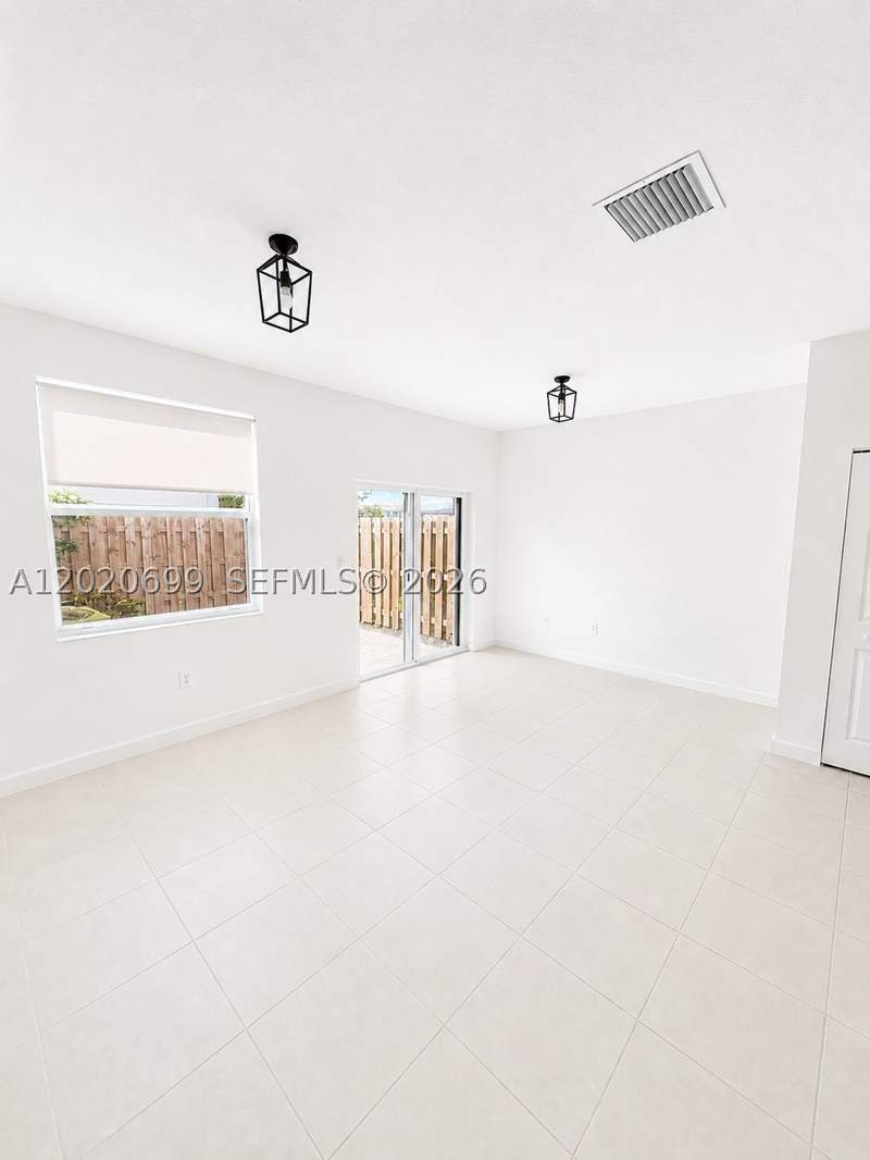 3 bedroom Townhouse at 2840 SE 26th Ter, Keys Gate, Homestead — photo 5
