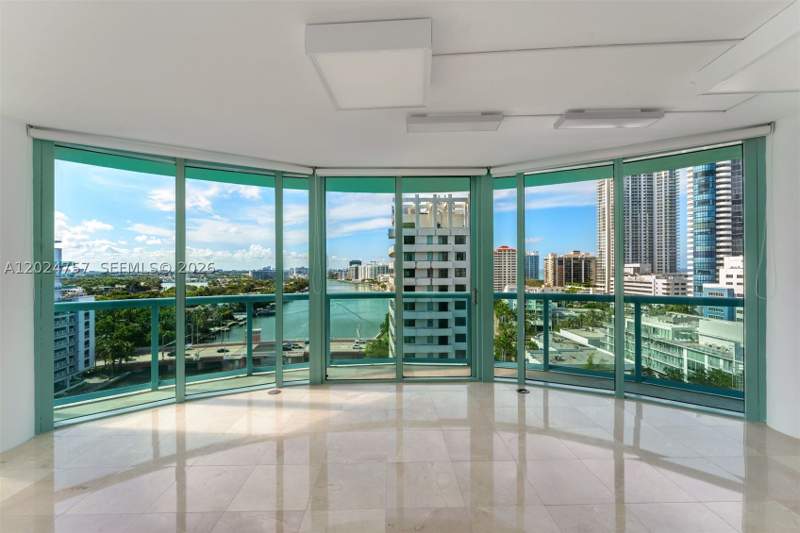 2 bedroom Condominium at 6000 Indian Creek Dr 14B, 6000 Indian Creek Condo, Miami Beach — photo 2
