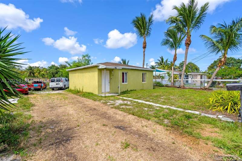 2 bedroom SingleFamilyResidence at 2365 NW 155th St, Eleanor Park, Miami Gardens — photo 2