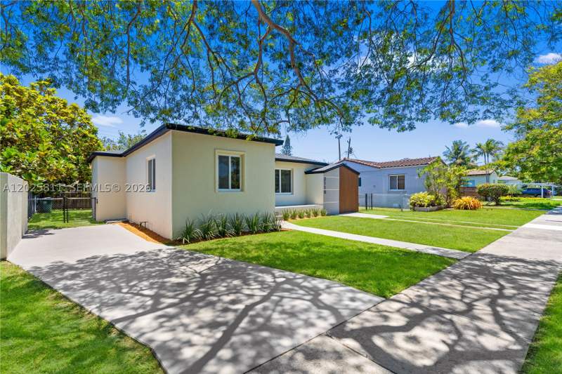 3 bedroom SingleFamilyResidence at 2110 SW 15th St, Tropical Manor, Miami — photo 3