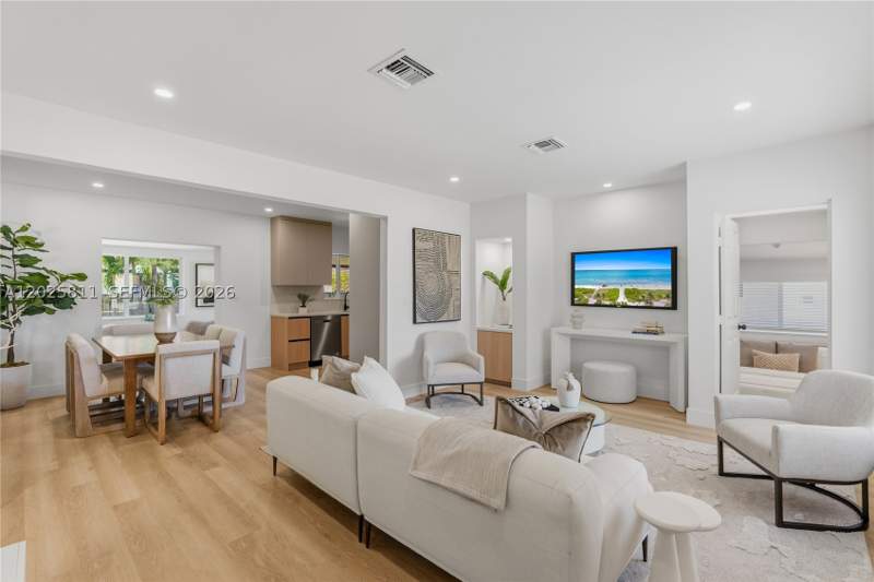 3 bedroom SingleFamilyResidence at 2110 SW 15th St, Tropical Manor, Miami — photo 4