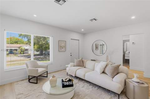 2110 SW 15th St, Miami FL - photo 6 of 38