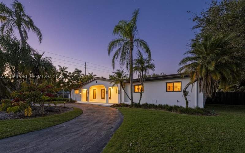 5 bedroom SingleFamilyResidence at 8695 SW 110th St, Gallo-Wood Estates, Miami — photo 3