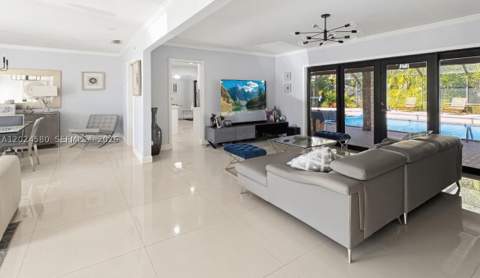 8695 SW 110th St, Miami FL - photo 9 of 31