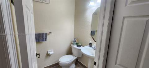 8652 NW 112th Ct, Doral FL - photo 8 of 44