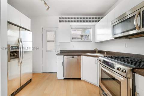 1300 Lincoln Rd B402, Miami Beach FL - photo 11 of 33