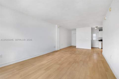 1300 Lincoln Rd B402, Miami Beach FL - photo 7 of 33