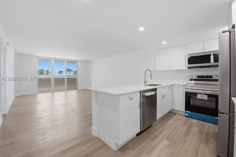 1 bedroom Condominium at 5 Island Ave 2F, Island Terrace Condo, Miami Beach — photo 2