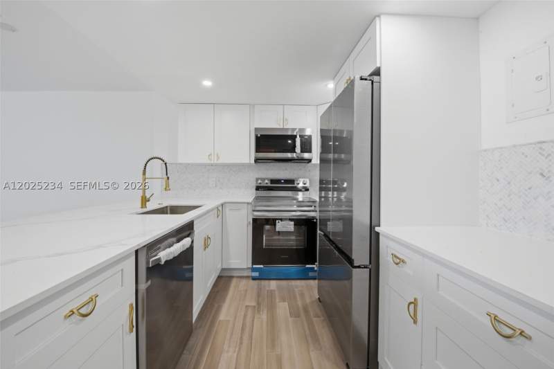 1 bedroom Condominium at 5 Island Ave 2F, Island Terrace Condo, Miami Beach — photo 3