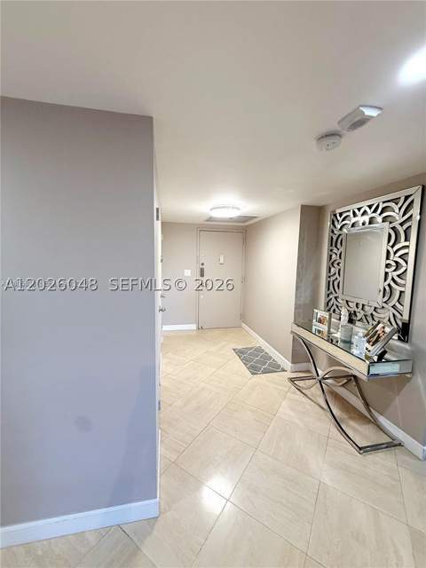 800 NE 195th St 720, Miami FL - photo 14 of 35