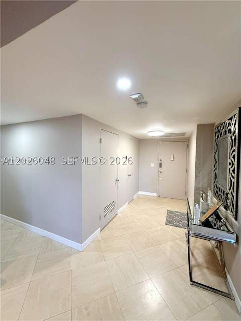 800 NE 195th St 720, Miami FL - photo 15 of 35
