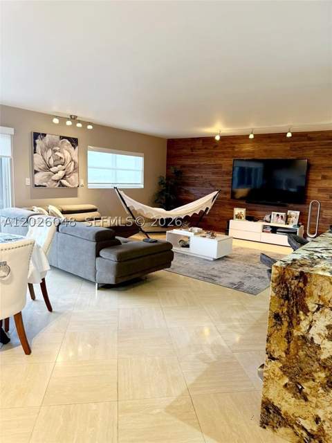 800 NE 195th St 720, Miami FL - photo 17 of 35