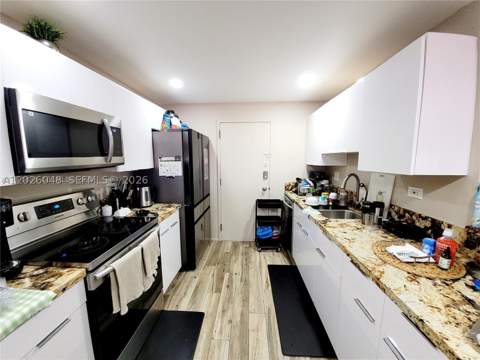 800 NE 195th St 720, Miami FL - photo 22 of 35