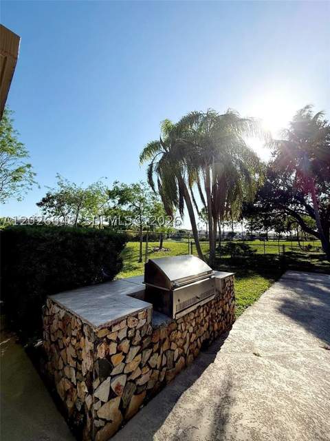 800 NE 195th St 720, Miami FL - photo 8 of 35