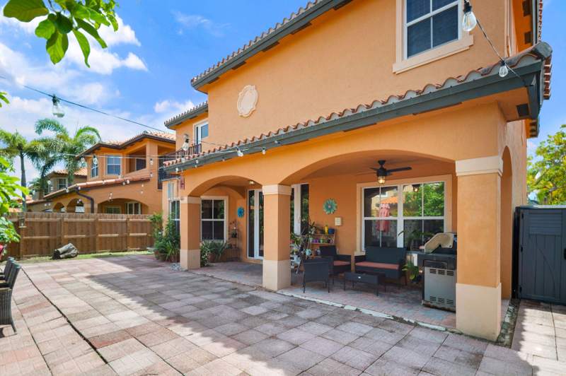 5 bedroom SingleFamilyResidence at 3144 SW 154th Place, Egret Lakes Estates Sec 7, Miami — photo 4