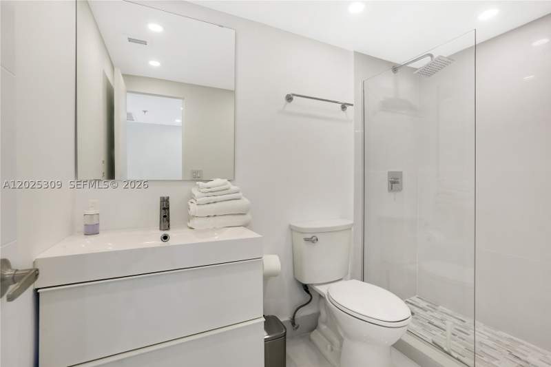 0 bedroom Condominium at 5445 Collins Ave 928, Castle Beach Club Condo, Miami Beach — photo 5