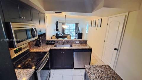201 178th Dr 225, Sunny Isles Beach FL - photo 6 of 10
