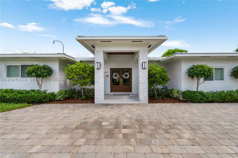 4 bedroom SingleFamilyResidence at 9641 SW 66th St, T M V Gardens, Miami — photo 5