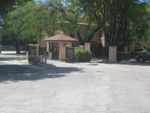 10806 N Kendall Dr P-26, Miami FL - photo 9 of 14