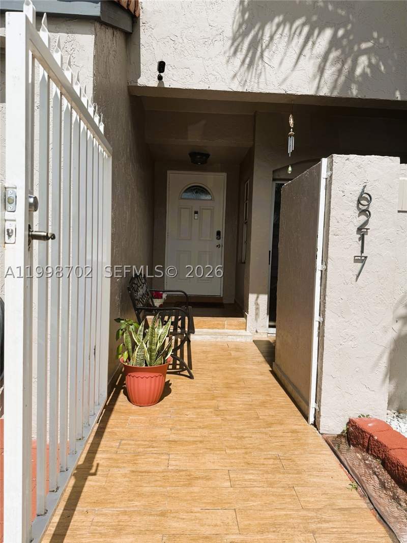 3 bedroom Townhouse at 6217 SW 128th Pl, Sunset Harbour Sec Vi, Miami — photo 3