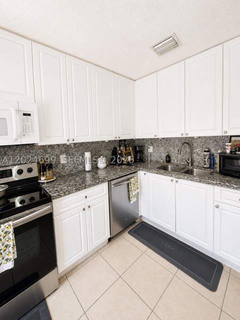 7305 NW 173rd Dr 102, Hialeah FL - photo 6 of 15