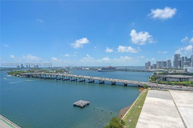 1 bedroom Condominium at 555 NE 15th St 23I, Venetia Condo, Miami — photo 3