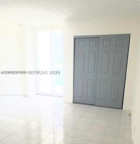100 Bayview Dr 208, Sunny Isles Beach FL - photo 12 of 35