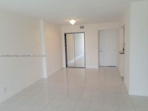 100 Bayview Dr 208, Sunny Isles Beach FL - photo 17 of 35