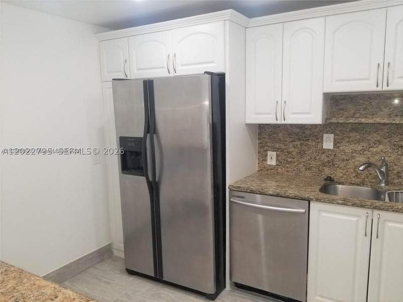 2 bedroom Condominium at 100 Bayview Dr 208, Arlen House East, Sunny Isles Beach — photo 5