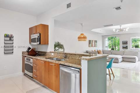 2704 NE 184th Ter, Aventura FL - photo 16 of 57