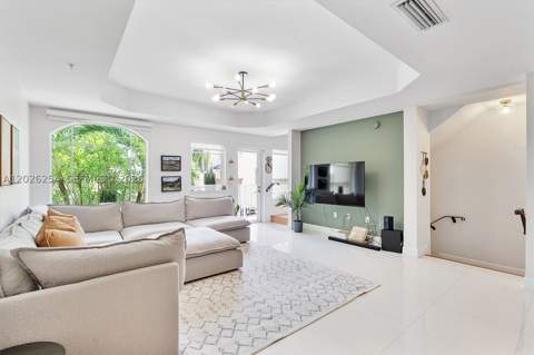 2704 NE 184th Ter, Aventura FL - photo 8 of 57