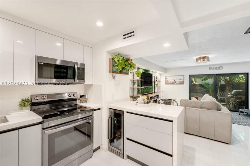 2 bedroom Townhouse at 3214 W Trade Ave Iii-5, Grove Paradise Condo, Miami — photo 3