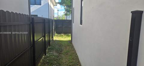 1159 NW 3rd St, Florida City FL - photo 13 of 35