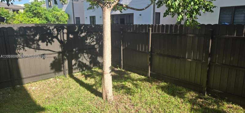 5 bedroom SingleFamilyResidence at 1159 NW 3rd St, Aurora Subdivision, Florida City — photo 5