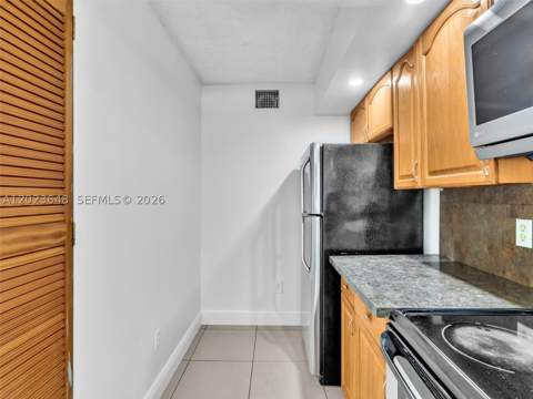 18850 NW 57th Ave 208, Hialeah FL - photo 10 of 40