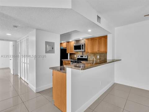 18850 NW 57th Ave 208, Hialeah FL - photo 8 of 40