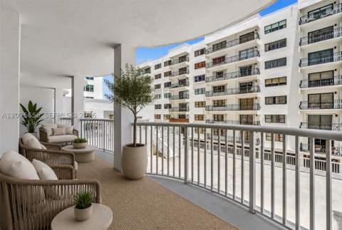 5401 Collins Ave 107, Miami Beach FL - photo 10 of 44