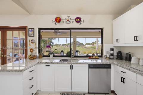 7200 N Oakmont Dr, Hialeah FL - photo 14 of 41