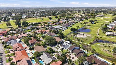 7200 N Oakmont Dr, Hialeah FL - photo 6 of 41