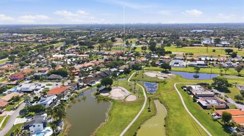 7200 N Oakmont Dr, Hialeah FL - photo 7 of 41