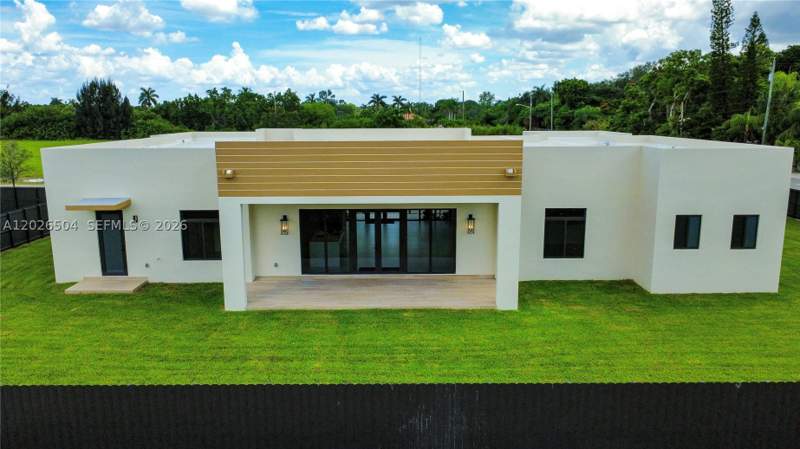 5 bedroom SingleFamilyResidence at 17277 SW 288th St, Estates of Biscayne, Homestead — photo 5