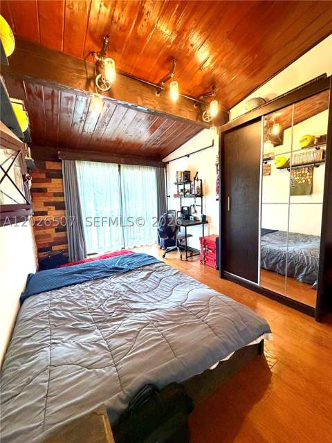 19440 NE 26th Ave 52B, Miami FL - photo 13 of 31