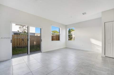 1716 SE 26th Rd 1716, Homestead FL - photo 13 of 37
