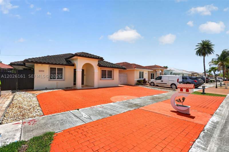 3 bedroom SingleFamilyResidence at 12718 NW 6th Ln, Roel Sub, Miami — photo 2