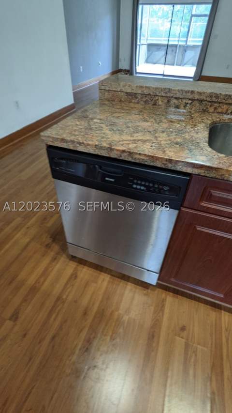 10052 NW 41st St 51-5, Doral FL - photo 11 of 42