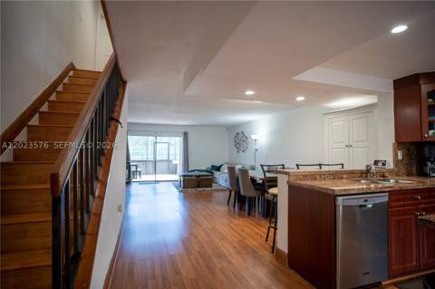 10052 NW 41st St 51-5, Doral FL - photo 7 of 42